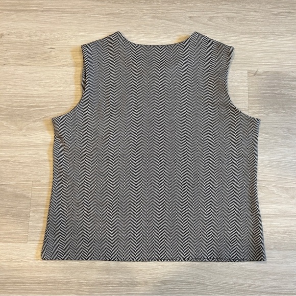 Caslon Women’s Back and White Herringbone Minimalist Tank - Large - Picture 2 of 5